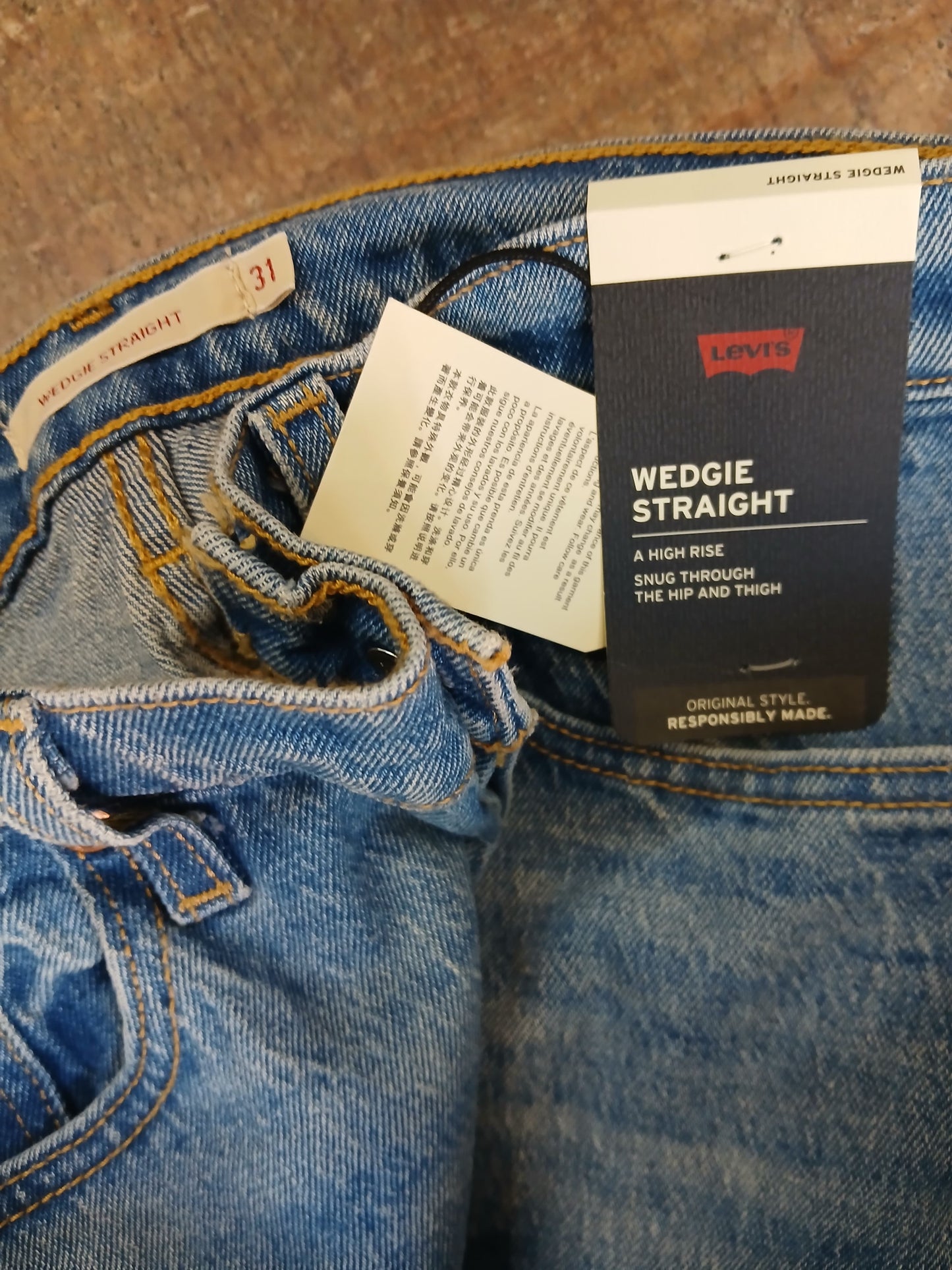 Pantalones Levis Wdgie Straight Mujer 79€